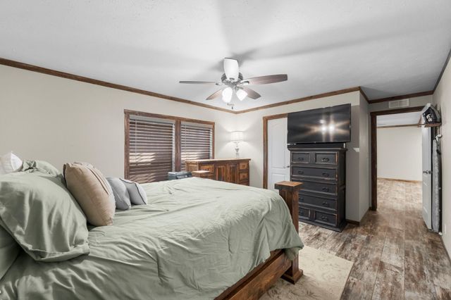 577 S Winding River Road, Oakhurst, TX 77364