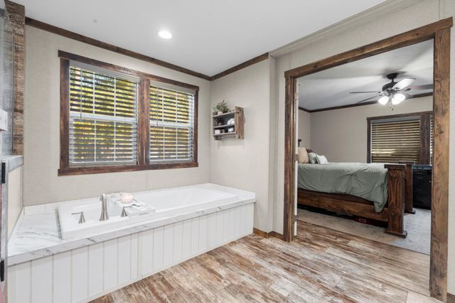 577 S Winding River Road, Oakhurst, TX 77364