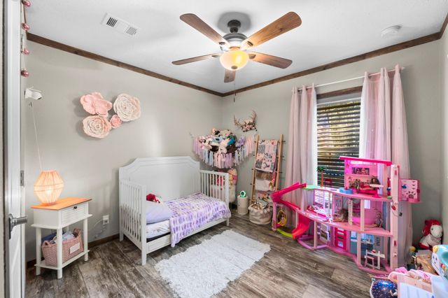 577 S Winding River Road, Oakhurst, TX 77364