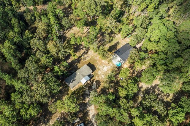 577 S Winding River Road, Oakhurst, TX 77364