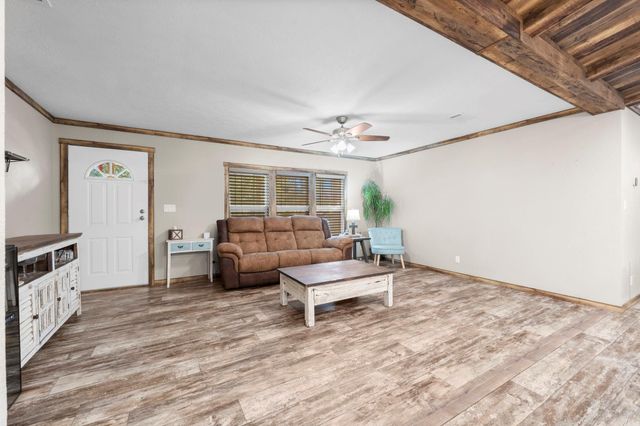 577 S Winding River Road, Oakhurst, TX 77364