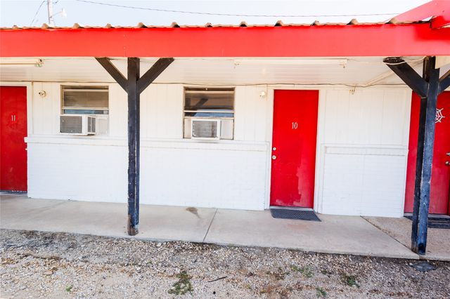 312 W Live Oak, Malone, TX 76660