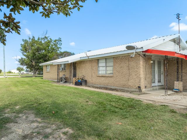 312 W Live Oak, Malone, TX 76660
