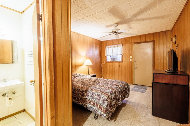 312 W Live Oak, Malone, TX 76660