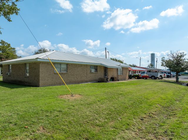 312 W Live Oak, Malone, TX 76660