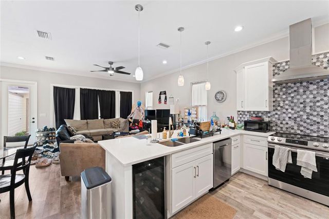 4142 N NEBRASKA AVE, Tampa, FL 33603