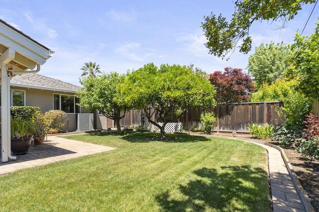 10730 La Roda Drive, Cupertino, CA 95014