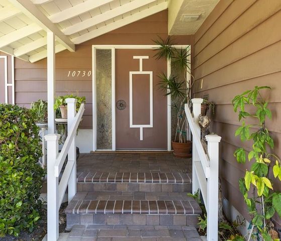 10730 La Roda Drive, Cupertino, CA 95014