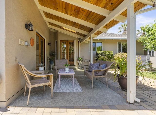 10730 La Roda Drive, Cupertino, CA 95014