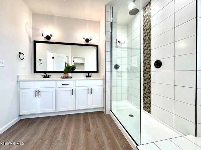 944 Aqueduct Avenue, El Paso, TX 79932