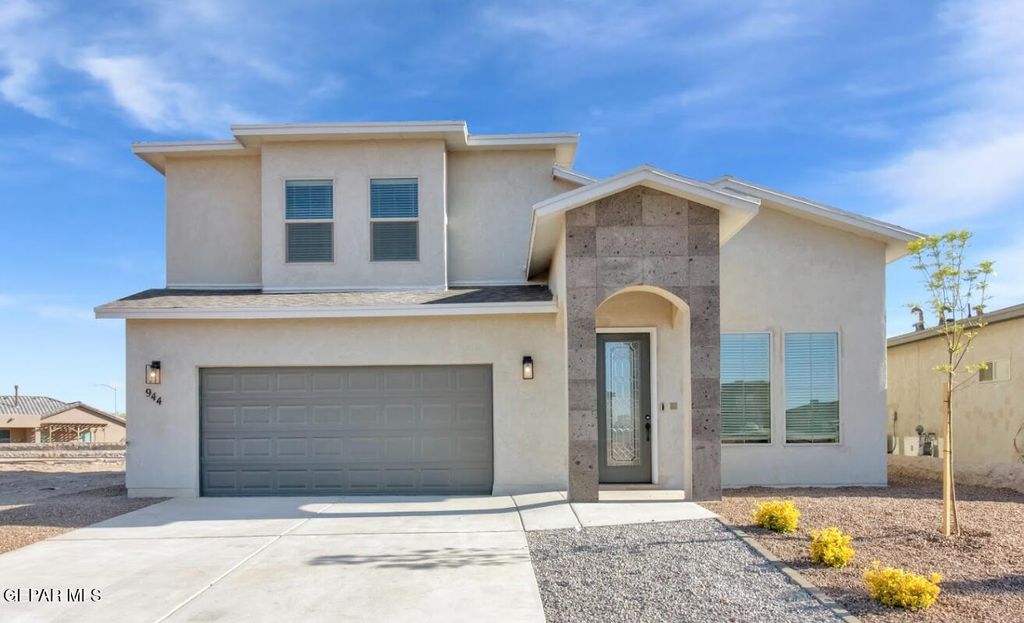 944 Aqueduct Avenue, El Paso, TX 79932