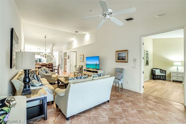 2385 Hidden Lake DR 4502, Naples, FL 34112