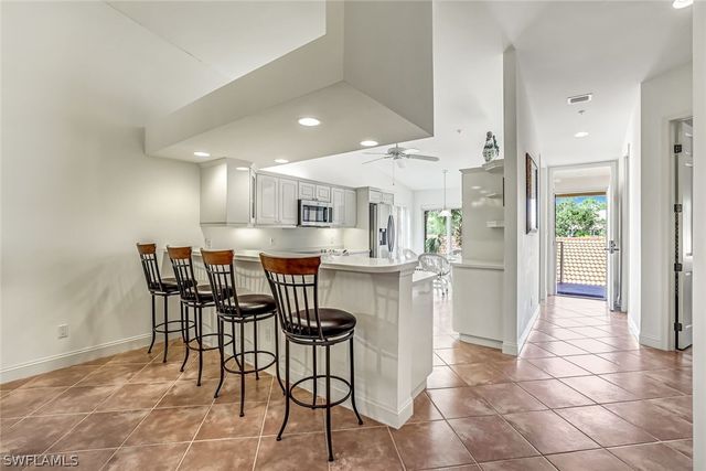 2385 Hidden Lake DR 4502, Naples, FL 34112