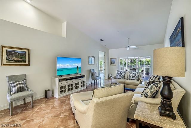 2385 Hidden Lake DR 4502, Naples, FL 34112