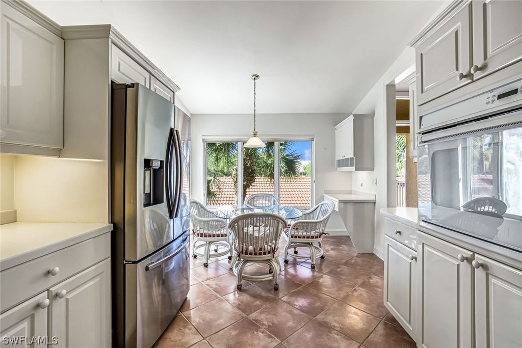 2385 Hidden Lake DR 4502, Naples, FL 34112