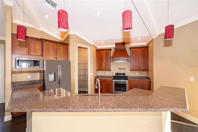 12131 EAGLES POINT COURT, Grand Island, FL 32735