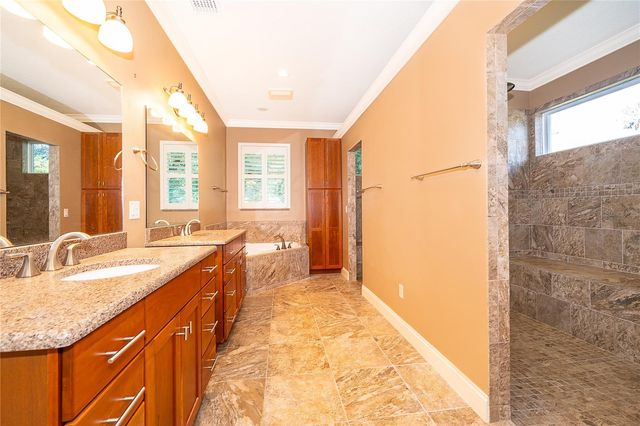12131 EAGLES POINT COURT, Grand Island, FL 32735