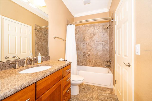 12131 EAGLES POINT COURT, Grand Island, FL 32735