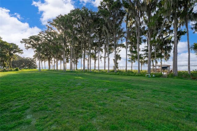 12131 EAGLES POINT COURT, Grand Island, FL 32735