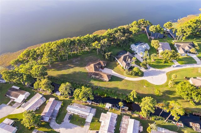 12131 EAGLES POINT COURT, Grand Island, FL 32735