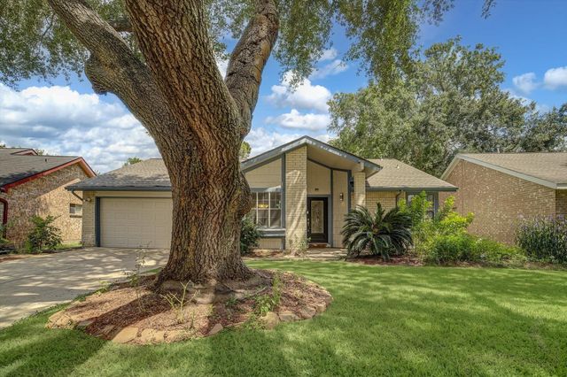 14218 Whitecross Drive, Houston, TX 77083