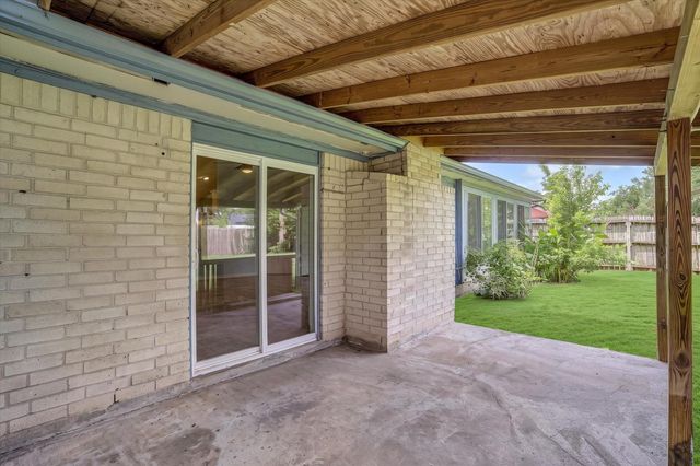 14218 Whitecross Drive, Houston, TX 77083