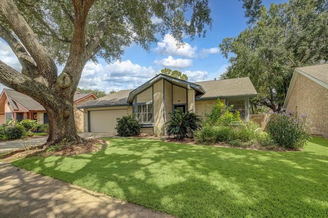 14218 Whitecross Drive, Houston, TX 77083
