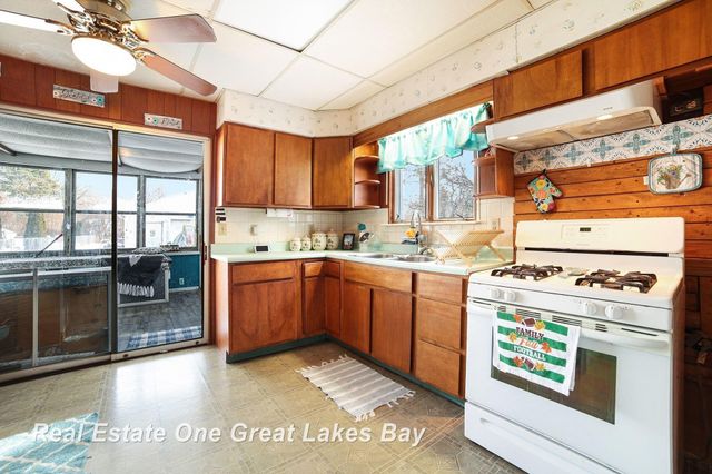 1016 Thurman Street, Saginaw, MI 48602