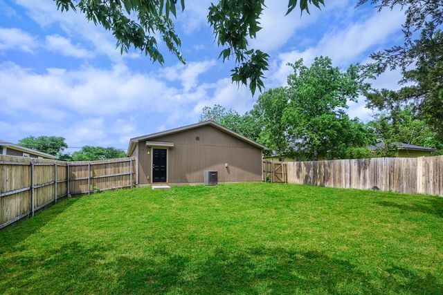 2105 Langford Street, Greenville, TX 75401