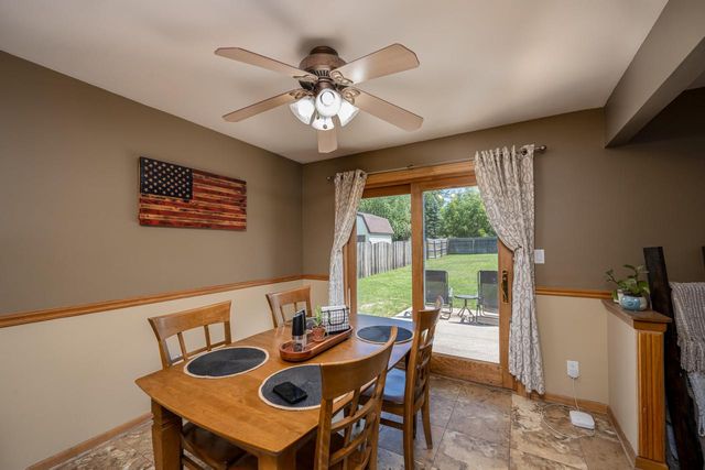 8560 S Sharon DRIVE, Oak Creek, WI 53154