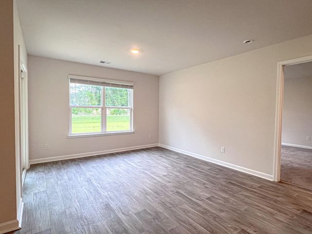 248 Country Grove Way, Galivants Ferry, SC 29544
