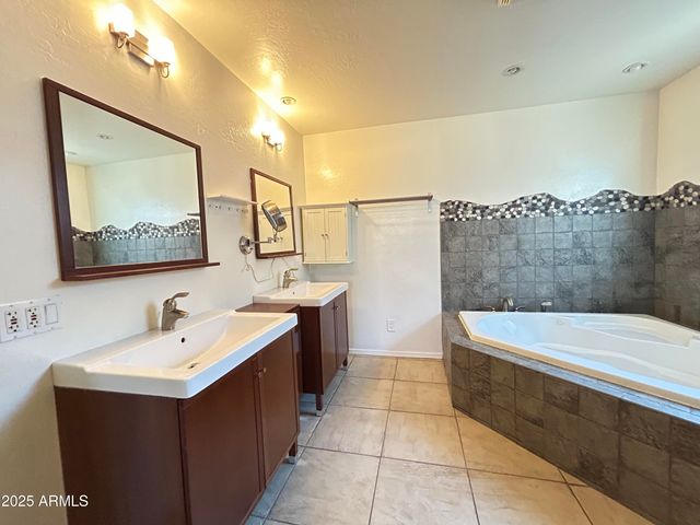 5608 W ACOMA Drive, Glendale, AZ 85306