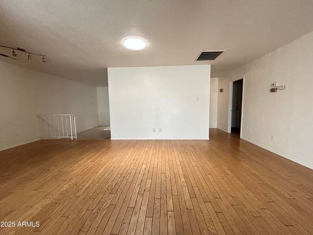 5608 W ACOMA Drive, Glendale, AZ 85306