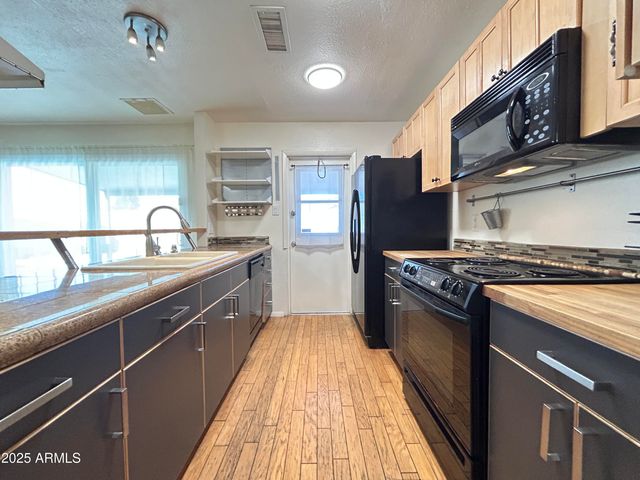 5608 W ACOMA Drive, Glendale, AZ 85306