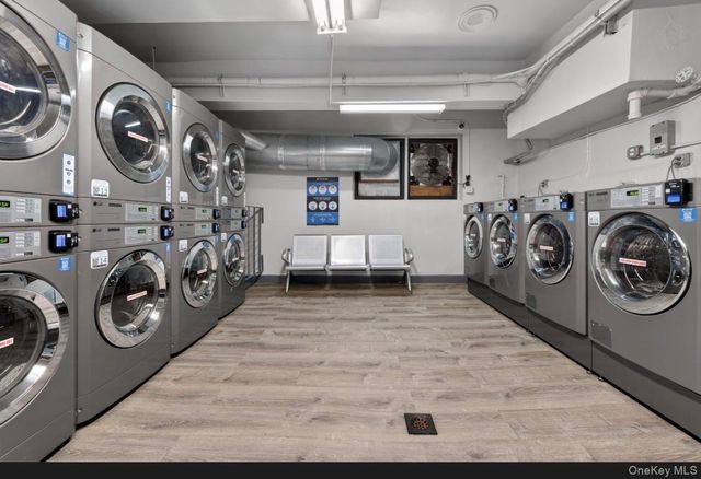 58-03 Calloway Street 4JJ, Corona, NY 11368