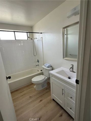 4816 Rosewood, Los Angeles, CA 90004