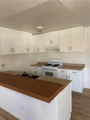 4816 Rosewood, Los Angeles, CA 90004