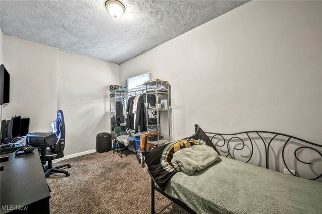 4301 Hodgson Avenue, Cleveland, OH 44109