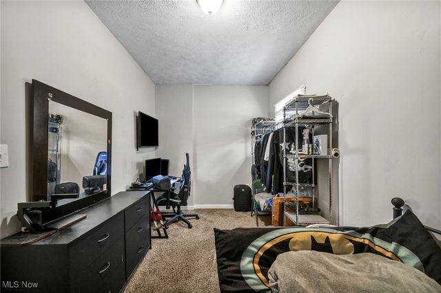 4301 Hodgson Avenue, Cleveland, OH 44109