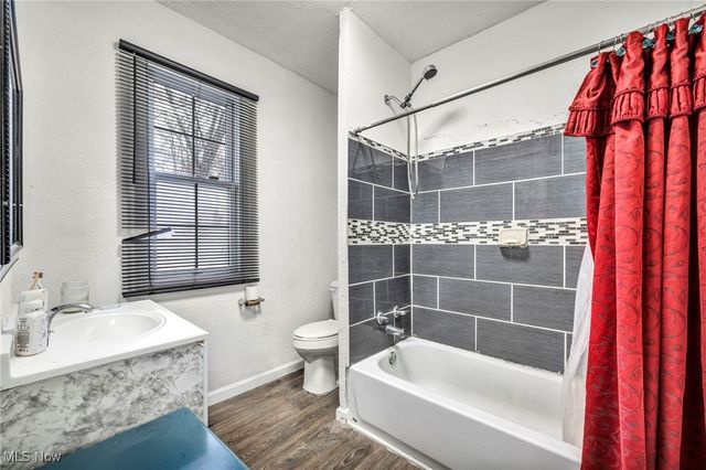 4301 Hodgson Avenue, Cleveland, OH 44109