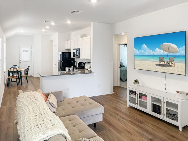 126 Allegro DR, Hutto, TX 78634