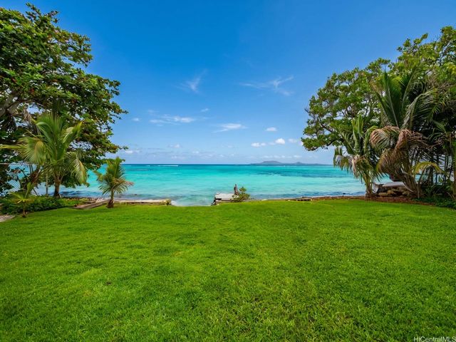 47-849 Kamehameha Highway, Kaneohe, HI 96744