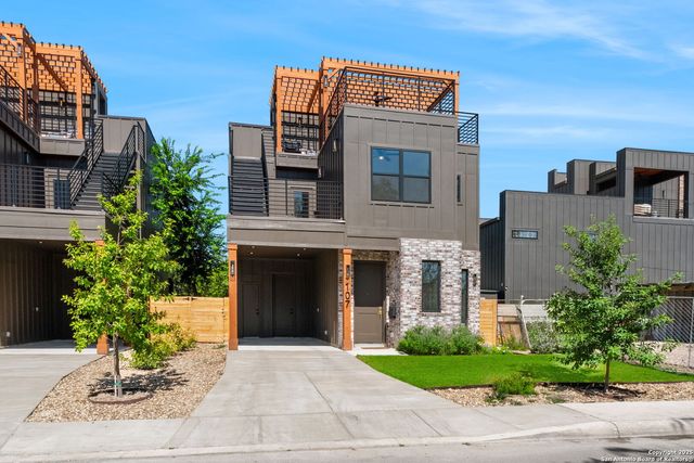 107 Dowdy, San Antonio, TX 78204