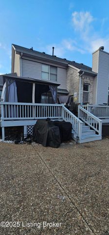 5021 Hunters Point Cir, Louisville, KY 40216