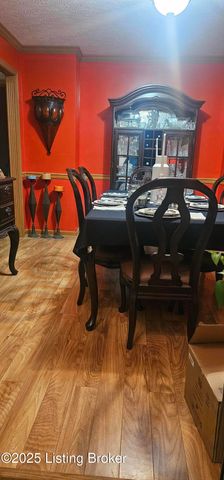 5021 Hunters Point Cir, Louisville, KY 40216