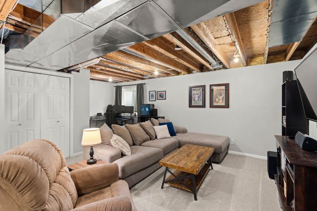 732 SE Williams Court, Waukee, IA 50263