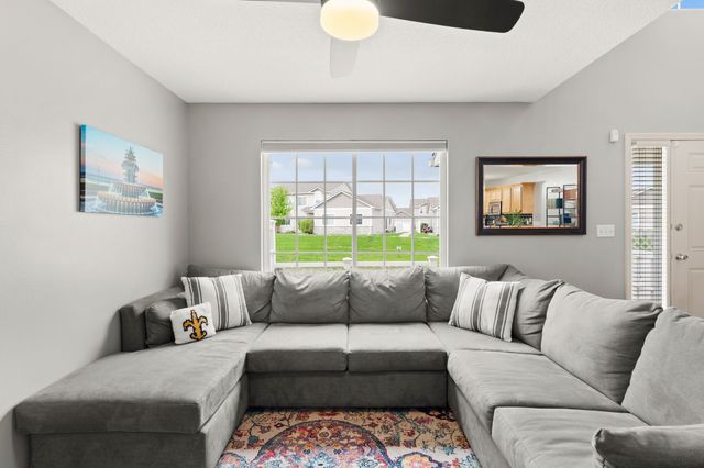 732 SE Williams Court, Waukee, IA 50263