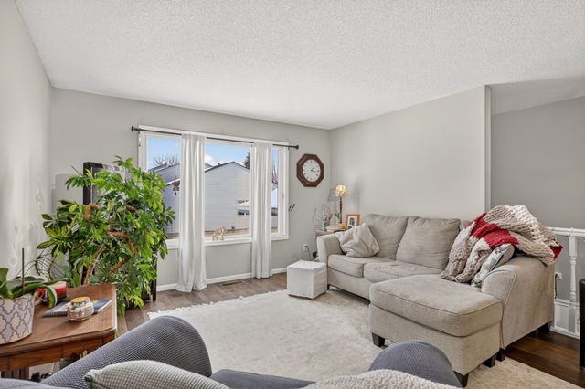 20035 Ideal Way, Lakeville, MN 55044