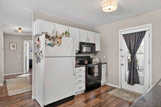 20035 Ideal Way, Lakeville, MN 55044