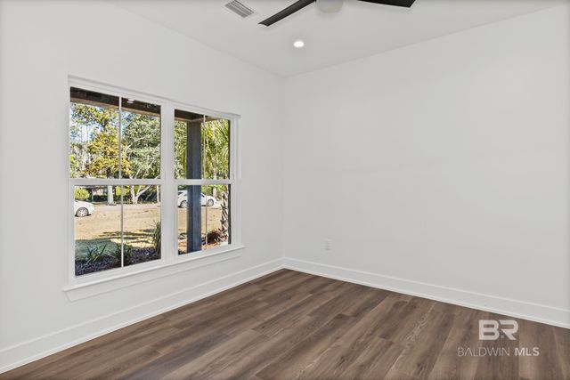 10180 Pineview Lane, Foley, AL 36535